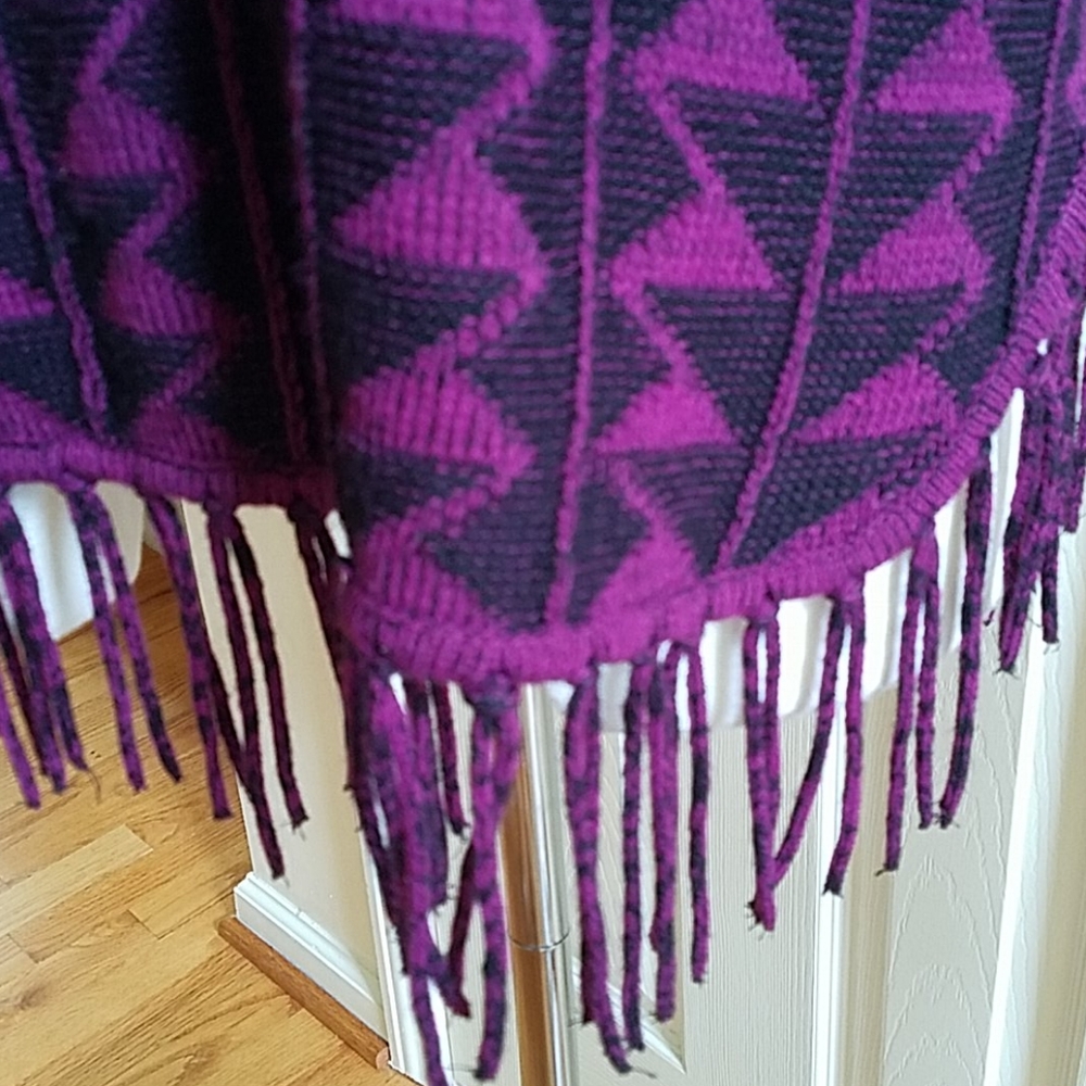 Poncho - Picture 2 of 4